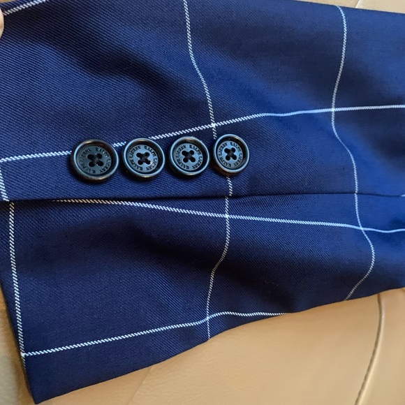 Blazer - Picture 7 of 9